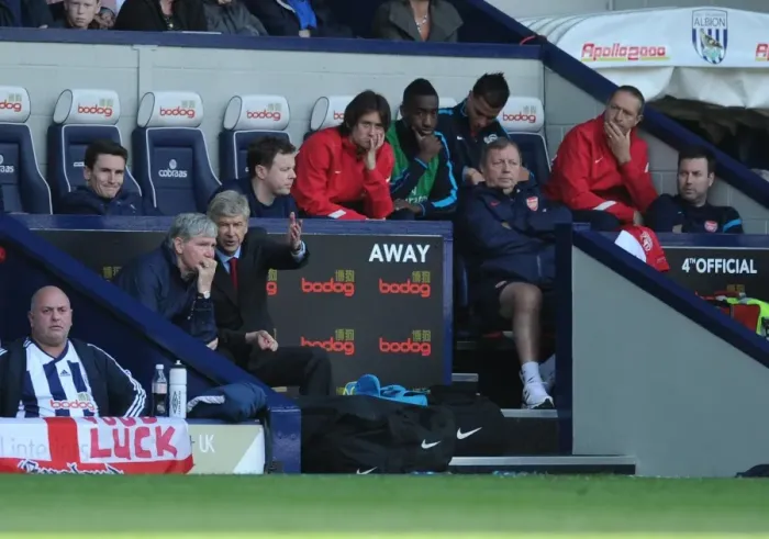 Framed Print : Arsenal Bench during West Bromwich Albion vs Arsenal, Premier League 2011-12 Framed Print : Arsenal Bench during West Bromwich Albion vs Arsenal, Premier League 2011-12