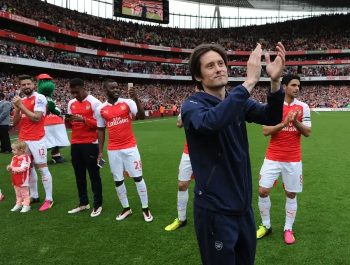 Framed Print : Arsenal Bids Farewell to Tomas Rosicky with Emotional Guard of Honor Framed Print : Arsenal Bids Farewell to Tomas Rosicky with Emotional Guard of Honor