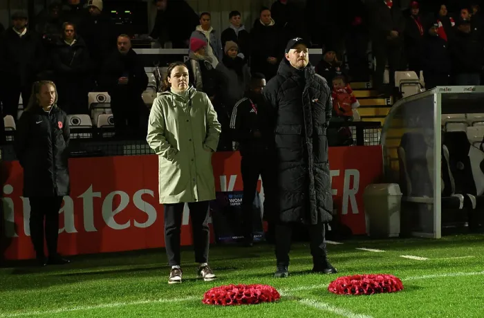 Framed Print : Arsenal and Bristol City Managers Honor Armistice Day with Poppy Wreaths Ahead of FA Women's Continental Tyres League Cup Match
