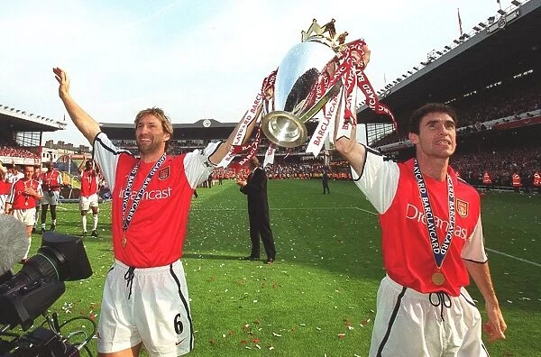 Arsenal captain Tony Adams and Martin Keown with the F.A