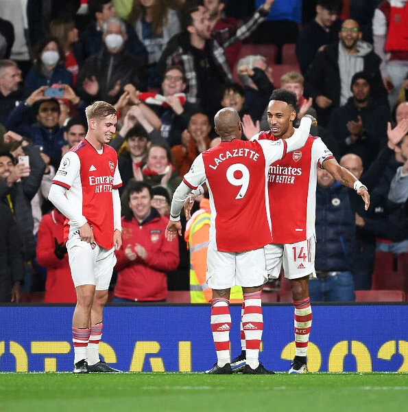 Arsenal Celebrate Aubameyang's Goal: Arsenal v Aston Villa, Premier League 2021-22