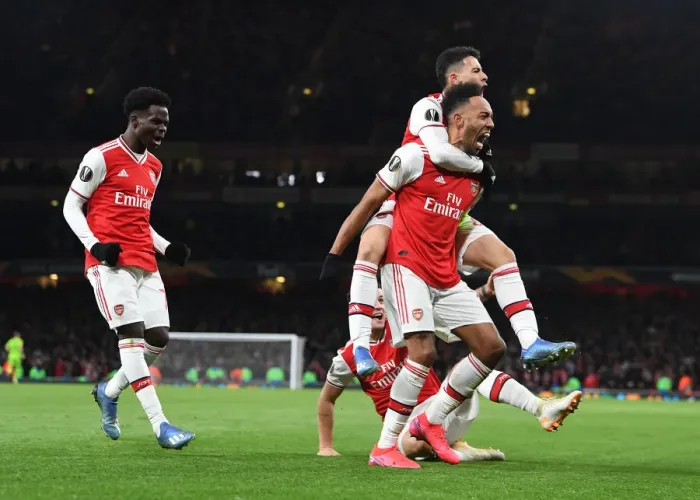 Framed Print : Arsenal Celebrate Aubameyang's Goal Against Olympiacos in Europa League Framed Print : Arsenal Celebrate Aubameyang's Goal Against Olympiacos in Europa League