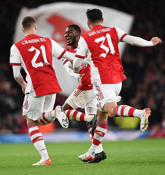 Arsenal Celebrate Chambers's Goal: Carabao Cup Victory over Leeds United