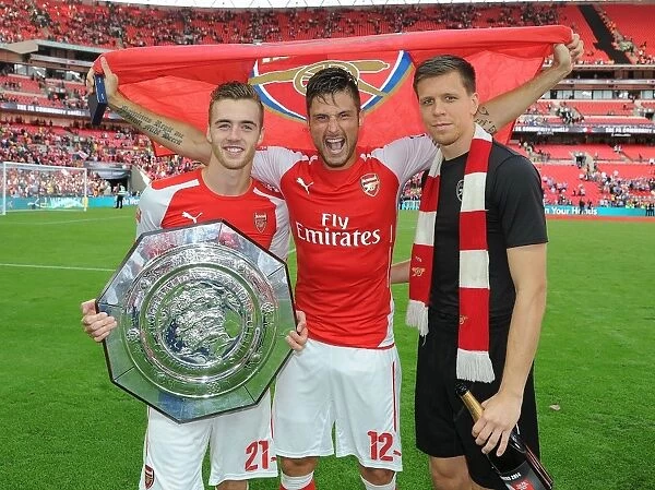 Arsenal Celebrate FA Community Shield Victory: Chambers, Giroud, Szczesny