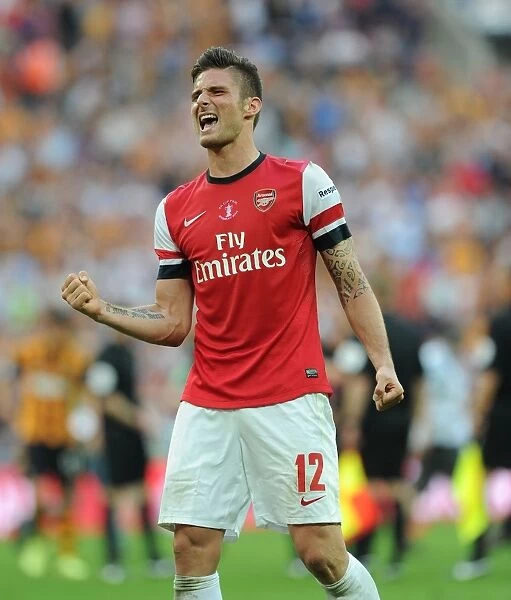 Arsenal Celebrate FA Cup Victory: Olivier Giroud's Goal Secures Win Against Hull City