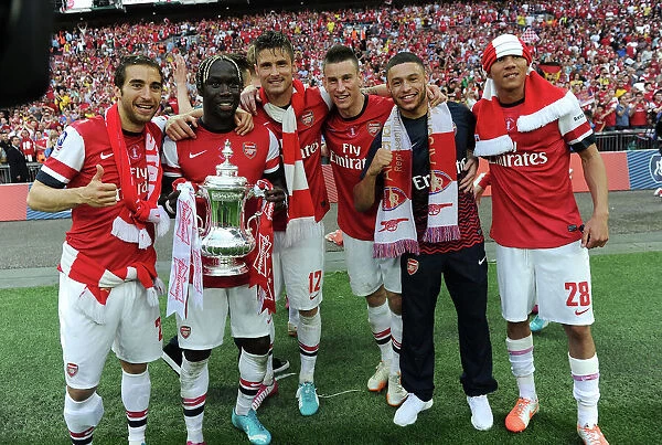 Arsenal Celebrate FA Cup Victory: Flamini, Sagna, Giroud, Koscielny, Oxlade-Chamberlain, Gibbs