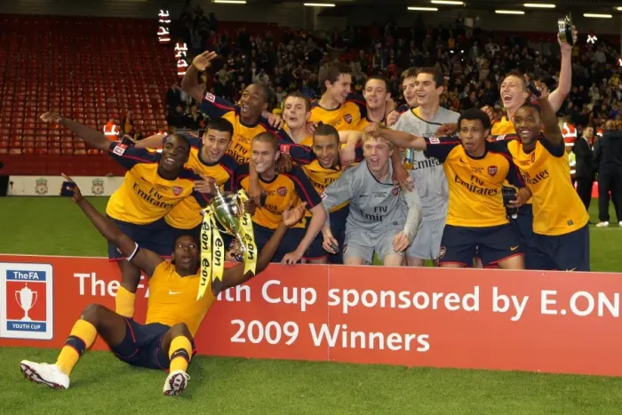 Framed Print : Arsenal Celebrate FA Youth Cup Victory: 2-1 Over Liverpool (6-2 aggregate)