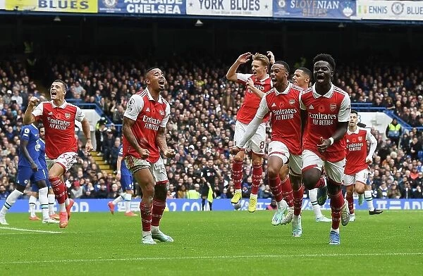 Arsenal Celebrate Gabriel's Goal Against Chelsea in Premier League Clash (2022-23)