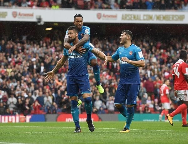 Arsenal Celebrate: Giroud, Walcott, Kolasinac (Arsenal v Benfica, Emirates Cup 2017-18)