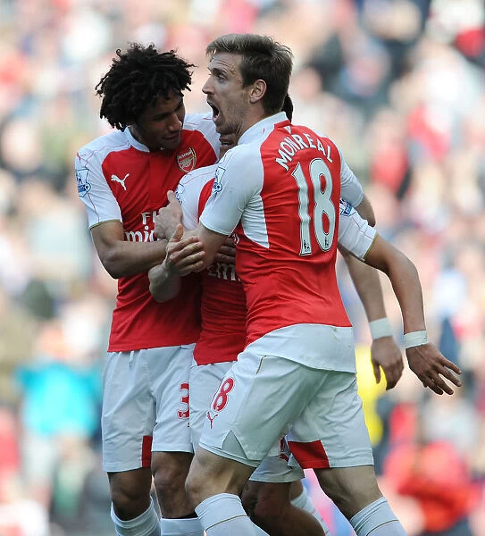 Arsenal Celebrate Goal: Alexis Sanchez Scores Against Crystal Palace (2015-16)