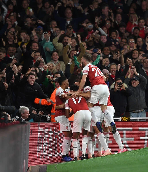 Arsenal Celebrate Third Goal Against Leicester City (2018-19)
