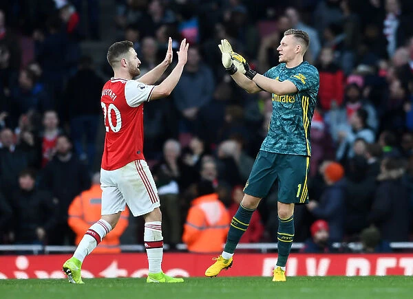 Arsenal Celebrate Goal Against Sheffield United in Premier League Clash