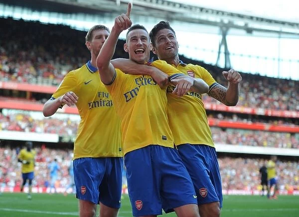 Arsenal Celebrate: Koscielny, Mertesacker, Giroud Score Against Napoli (2013-14)