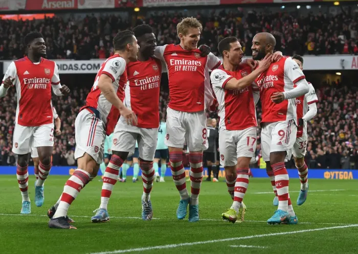 Framed Print : Arsenal Celebrate Lacazette's Goal Against Leicester City (2021-22)