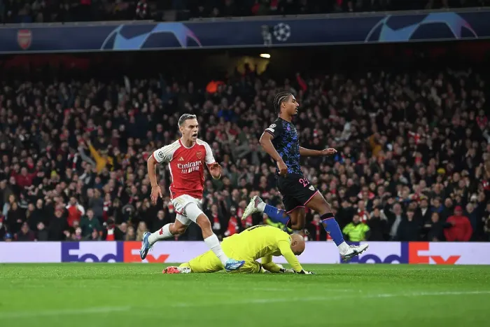 Framed Print : Arsenal Celebrate Leandro Trossard's Goal Against Sevilla in 2023-24 UEFA Champions League Framed Print : Arsenal Celebrate Leandro Trossard's Goal Against Sevilla in 2023-24 UEFA Champions League