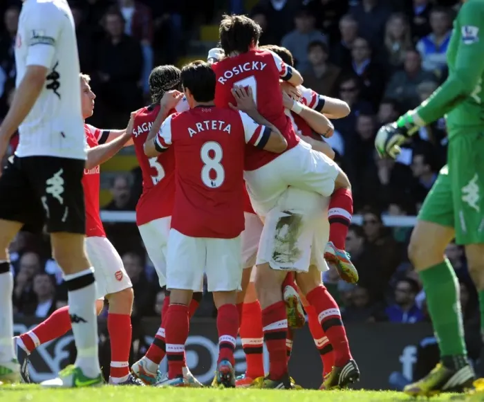 Framed Print : Arsenal Celebrate Per Mertesacker's Goal vs Fulham (2013) Framed Print : Arsenal Celebrate Per Mertesacker's Goal vs Fulham (2013)