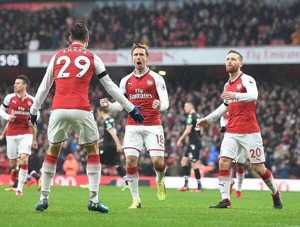 Arsenal Celebrate Nacho Monreal's Goal Against Crystal Palace (2018)