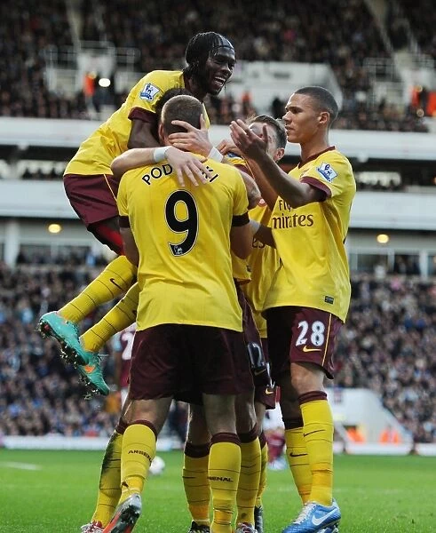 Arsenal Celebrate Olivier Giroud's Goal Against West Ham United, 2012-13 Premier League