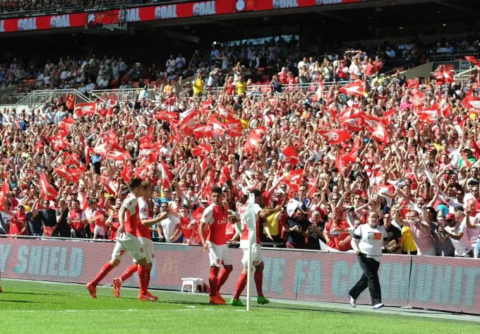 Framed Print : Arsenal Celebrate Oxlade-Chamberlain's Goal: Community Shield Victory over Chelsea (2015)