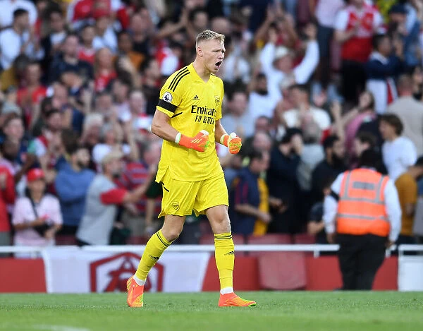Arsenal Celebrate Premier League Victory Over Fulham: Aaron Ramsdale's Emotional Final Whistle