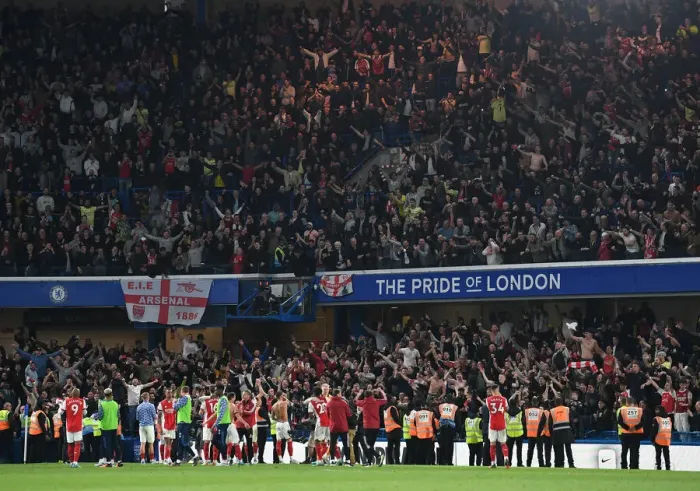 Framed Print : Arsenal Celebrate Premier League Victory at Stamford Bridge vs. Chelsea (2021-22)