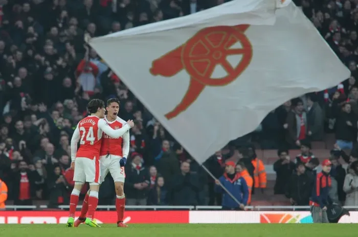 Framed Print : Arsenal Celebrate Victory Over Burnley in Premier League Match, 2016-17