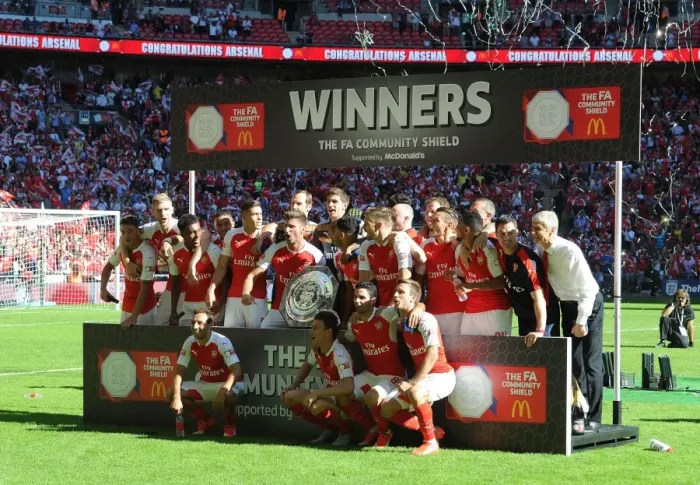 Framed Print : Arsenal Celebrates Community Shield Victory over Chelsea (2015-16) Framed Print : Arsenal Celebrates Community Shield Victory over Chelsea (2015-16)