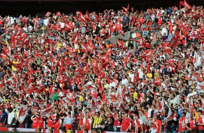 Framed Print : Arsenal Celebrates Community Shield Win over Chelsea (2015) Framed Print : Arsenal Celebrates Community Shield Win over Chelsea (2015)