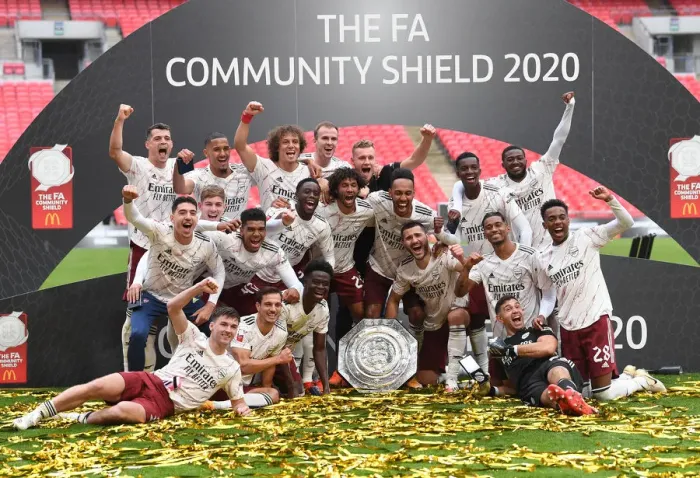 Framed Print : Arsenal Celebrates FA Community Shield Victory over Liverpool