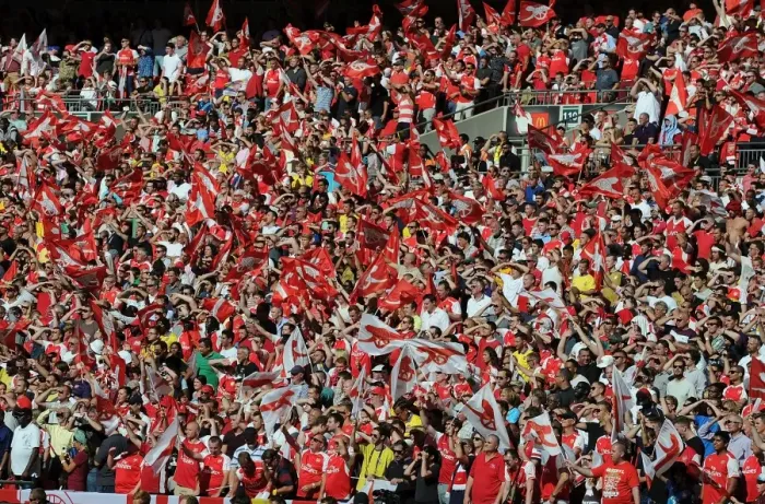 Framed Print : Arsenal Celebrates FA Community Shield Win over Chelsea (2015)