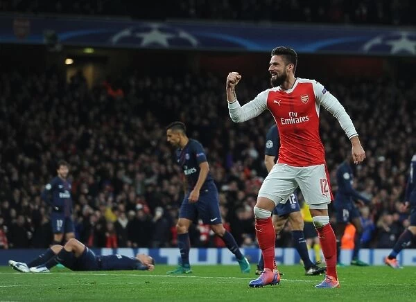 Arsenal Celebrates with Olivier Giroud: Paris Saint-Germain vs Arsenal, UEFA Champions League 2016-17