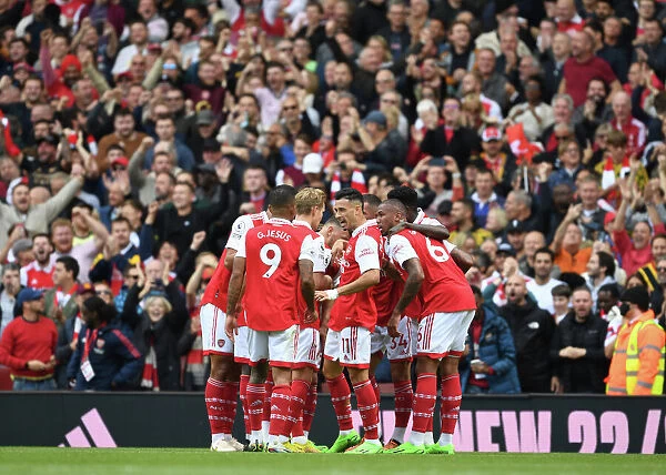 Arsenal Celebrates Thomas Partey's Goal Against Tottenham in 2022-23 Premier League
