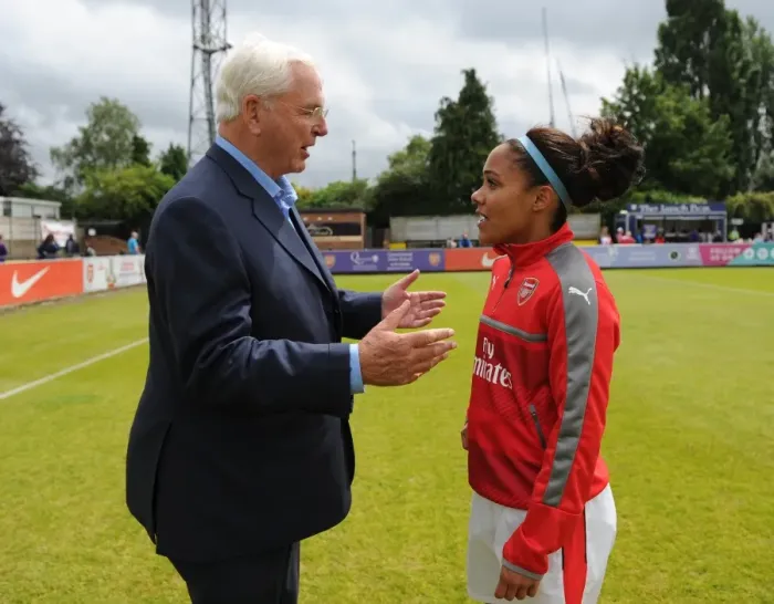 Framed Print : Arsenal Chairman Sir Chips Keswick chats to Alex Scott (Arsenal Ladies) before the match