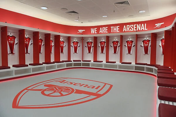 Arsenal Changing Room: Focus and Preparation Ahead of Arsenal vs Crystal Palace (2021-22 Premier League)