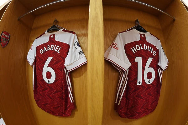 Arsenal Changing Room: Gabriel and Holding Gear Up for Arsenal v West Ham United (2020-21)