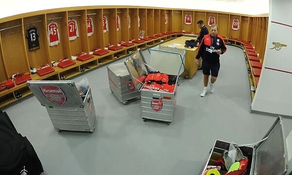 Arsenal Changing Room: Pre-Match Focus before Taking on Sunderland (Premier League, 2015-16)