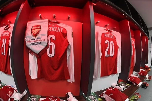 Arsenal Changing Room: Pre-Match Huddle before Carabao Cup Final vs Manchester City
