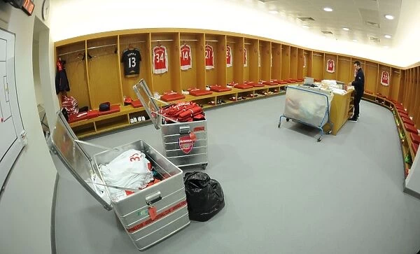Arsenal Changing Room: Pre-Match Preparation for Arsenal vs Southampton (2015-16)