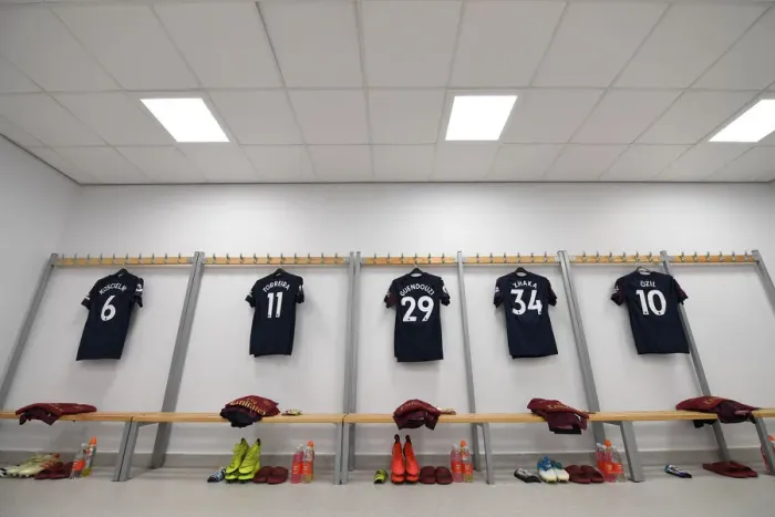 Framed Print : Arsenal Changing Room: Pre-Match Preparation vs Brighton & Hove Albion (2018-19)