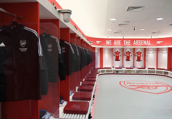 Arsenal Changing Room: Pre-Match Tension before Arsenal vs. Liverpool Carabao Cup Semi-Final