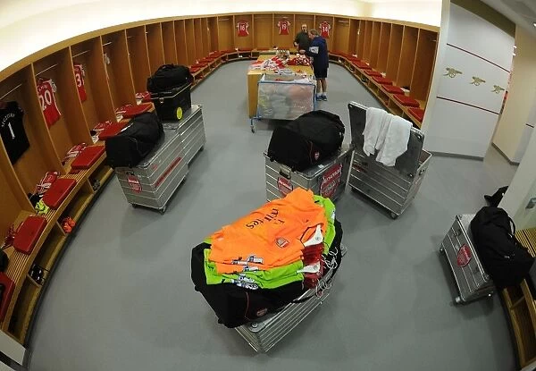 Arsenal Changing Room: Preparing for the Arsenal vs. Chelsea Showdown (2014 / 15)