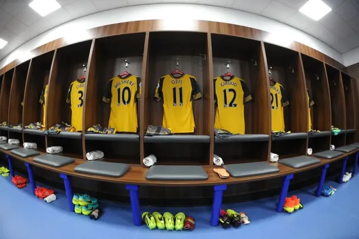 Framed Print : Arsenal Changing Room: Preparing for the Leicester City Showdown (2016-17) Framed Print : Arsenal Changing Room: Preparing for the Leicester City Showdown (2016-17)