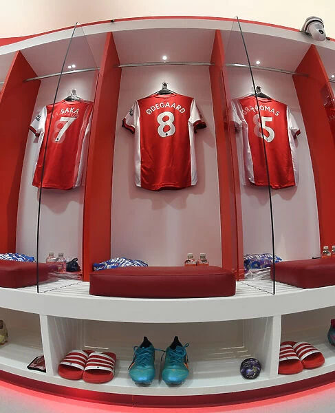 Arsenal Changing Room: Saka, Odegaard, Partey Prepare for Arsenal v Wolverhampton Wanderers