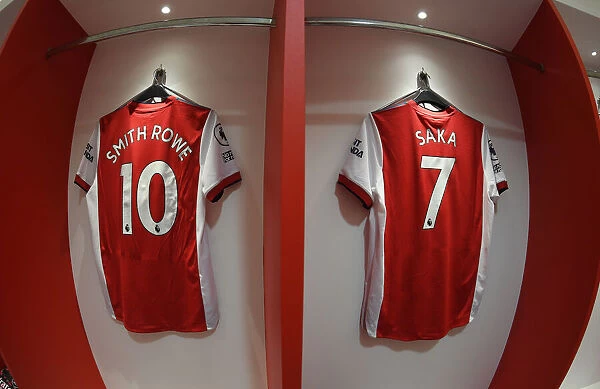 Arsenal Changing Room: Smith Rowe and Saka Gear Up for Arsenal vs Manchester City (2021-22)