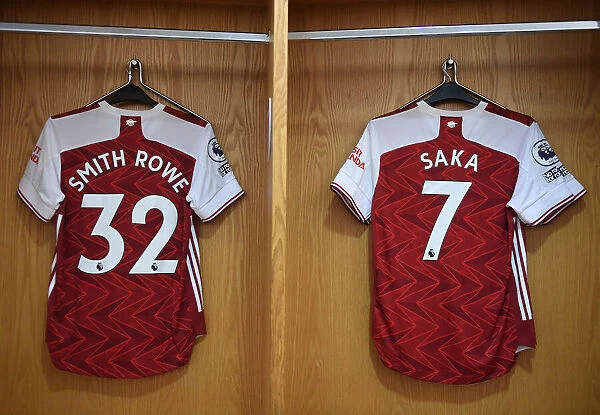 Arsenal Changing Room: Smith Rowe and Saka Prepare for Arsenal v Newcastle United (Behind Closed Doors, 2021)