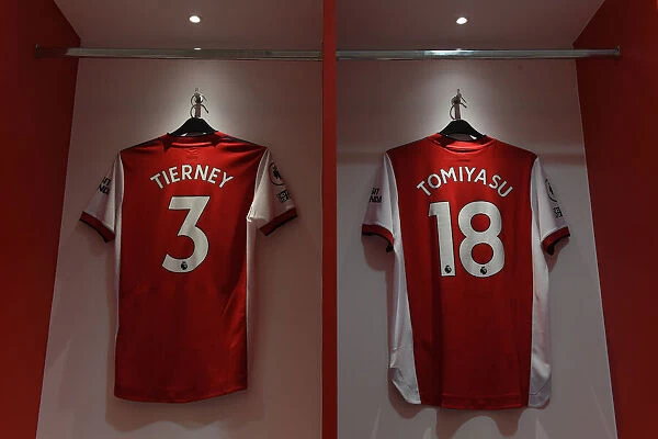 Arsenal Changing Room: Tierney and Tomiyasu Gear Up for Arsenal vs Crystal Palace (Premier League 2021-22)