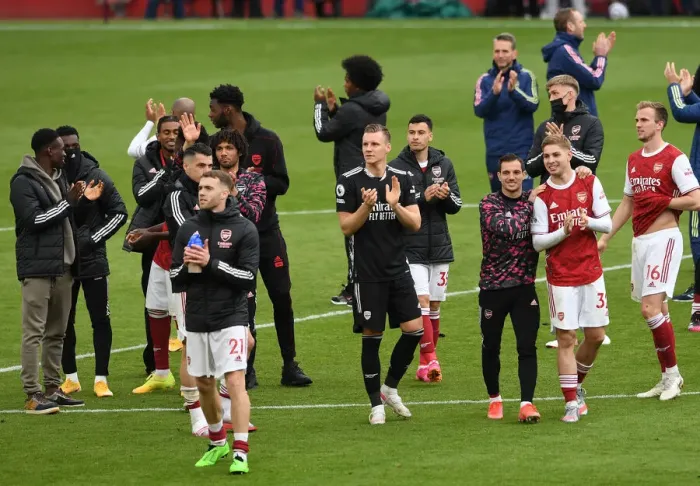 Framed Print : Arsenal Clinches Premier League Title: Bernd Leno Celebrates with Fans after Victory over Brighton