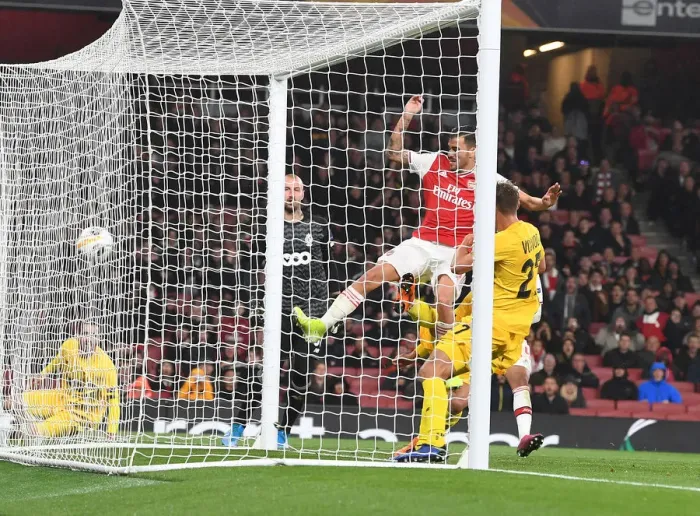 Framed Print : Arsenal Crush Standard Liege 4-0: Dani Ceballos Shines in Europa League Victory Framed Print : Arsenal Crush Standard Liege 4-0: Dani Ceballos Shines in Europa League Victory