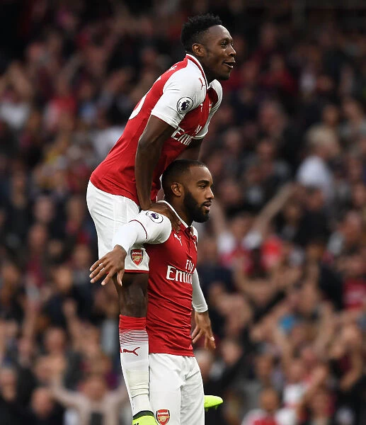 Arsenal Debut Goals: Lacazette and Welbeck Unite in Victory over Leicester City (2017-18)