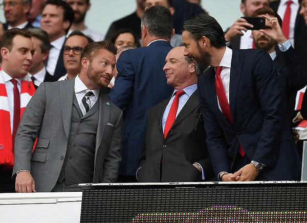 Arsenal Directors Meet Sean McVay of LA Rams Ahead of Arsenal vs. Brighton Match, 2022-23